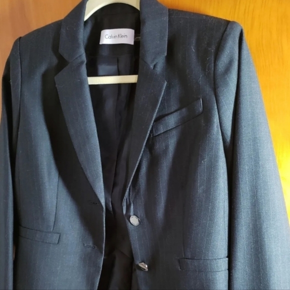 CALVIN Klein - Picture 3 of 10